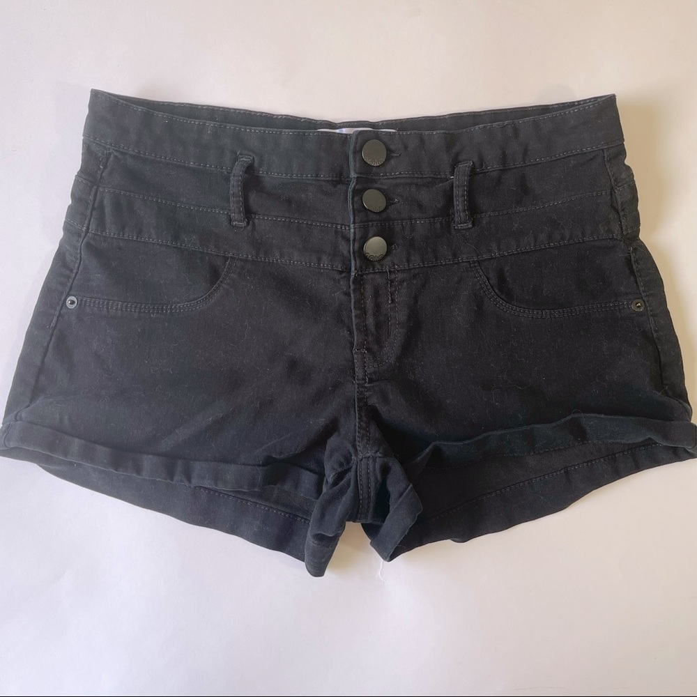 No Boundaries black high waisted shorts size 13
